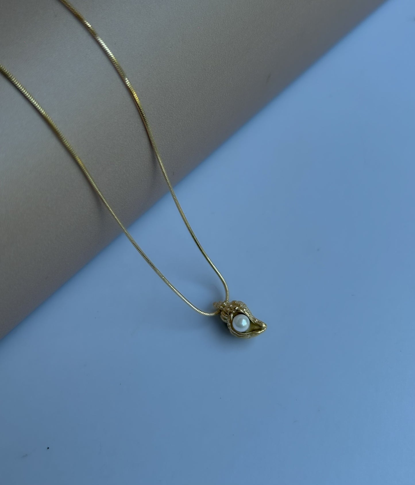 Shell Glow Necklace