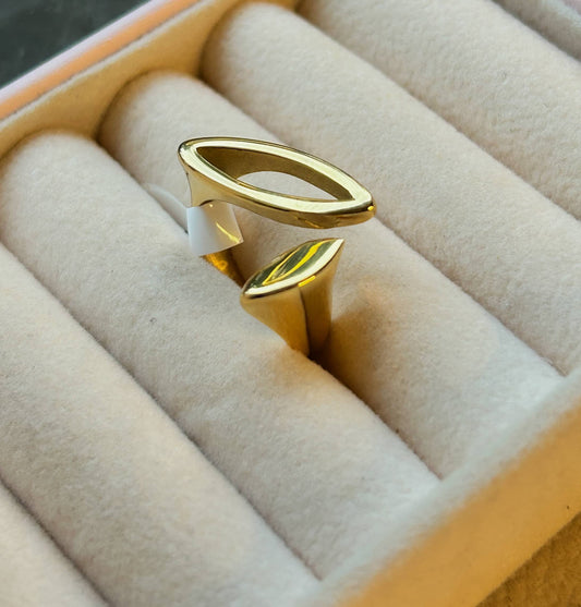 Leaflet Ring