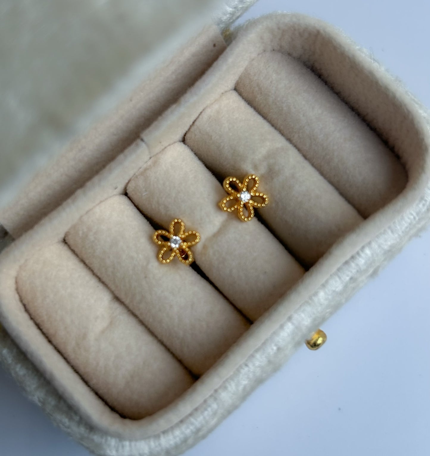 Dainty Dots Collection