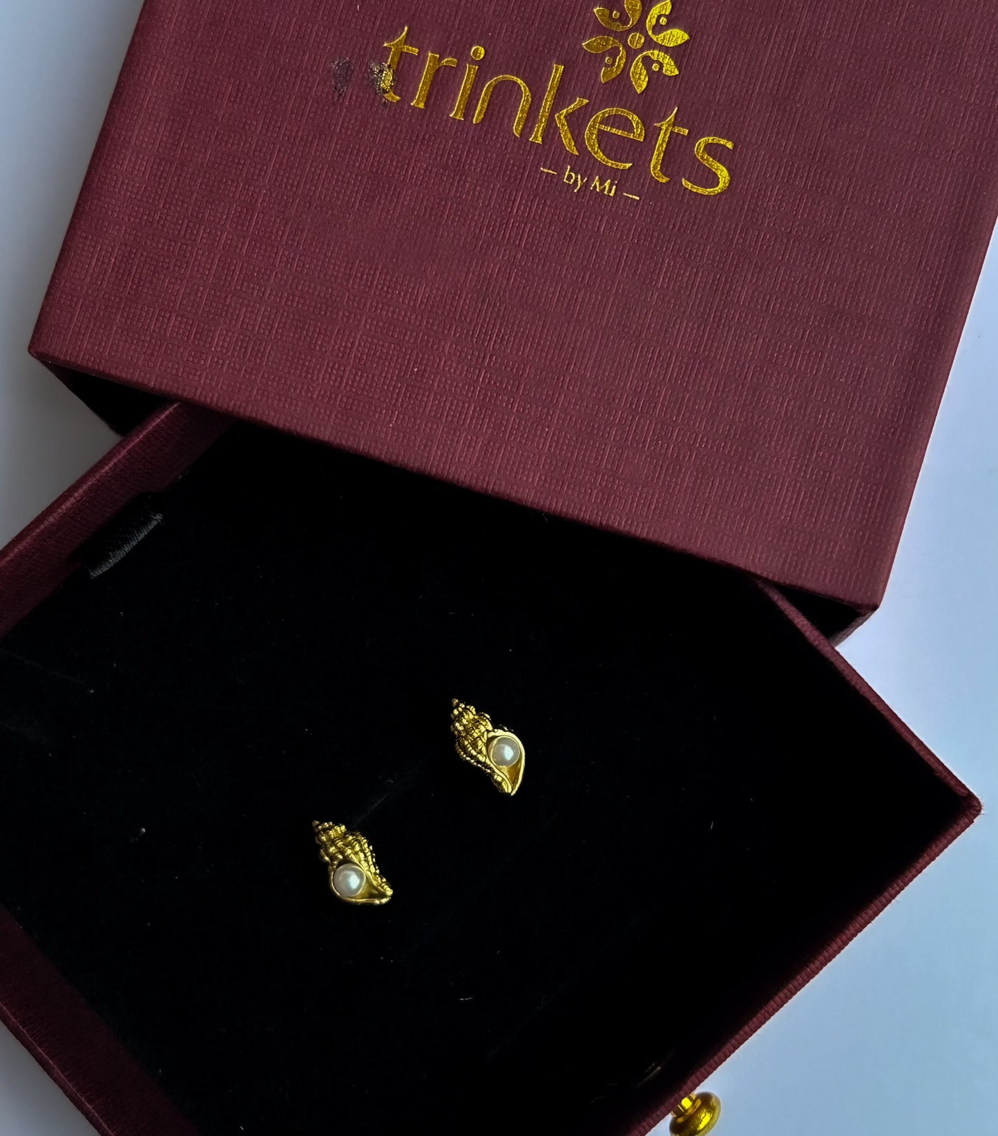 Shell Glow Studs