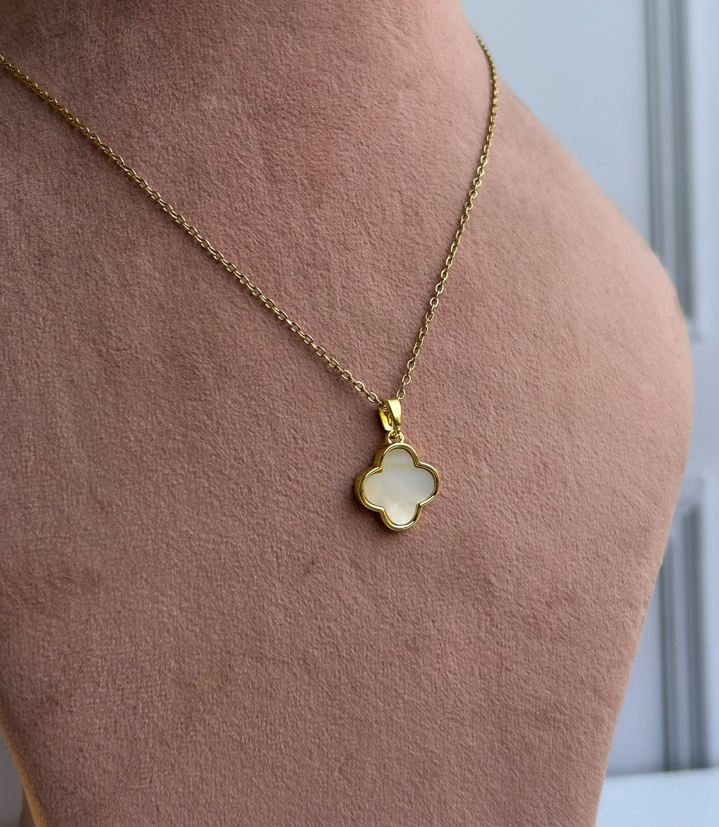 Isla Clover Necklace