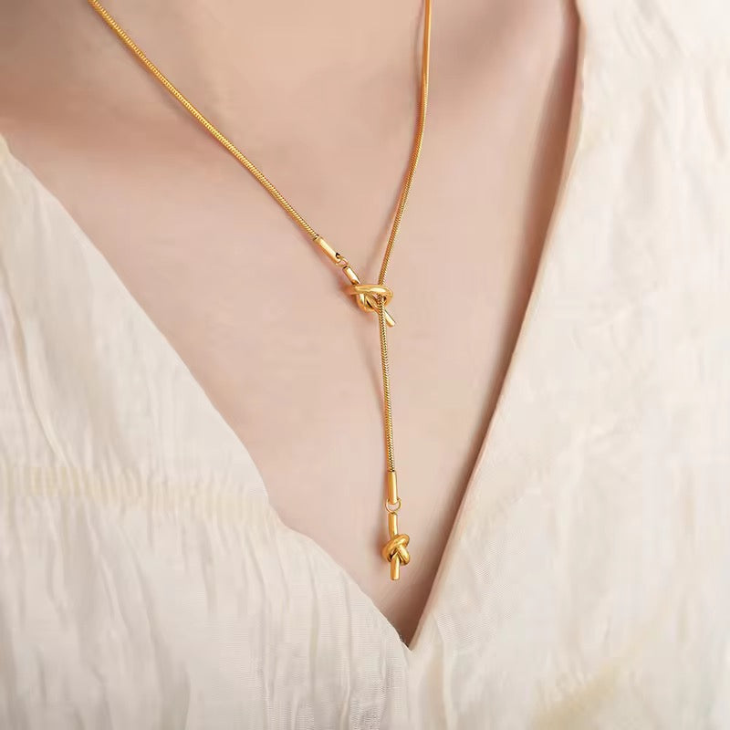Bare Bond Necklace