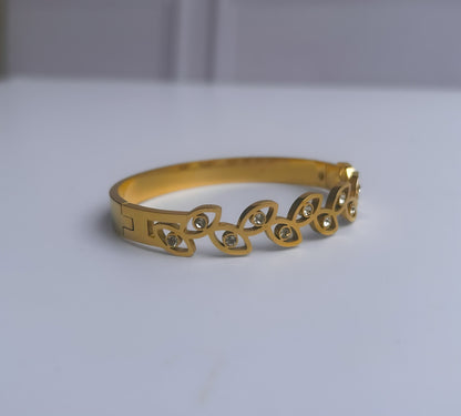 Amulet Band