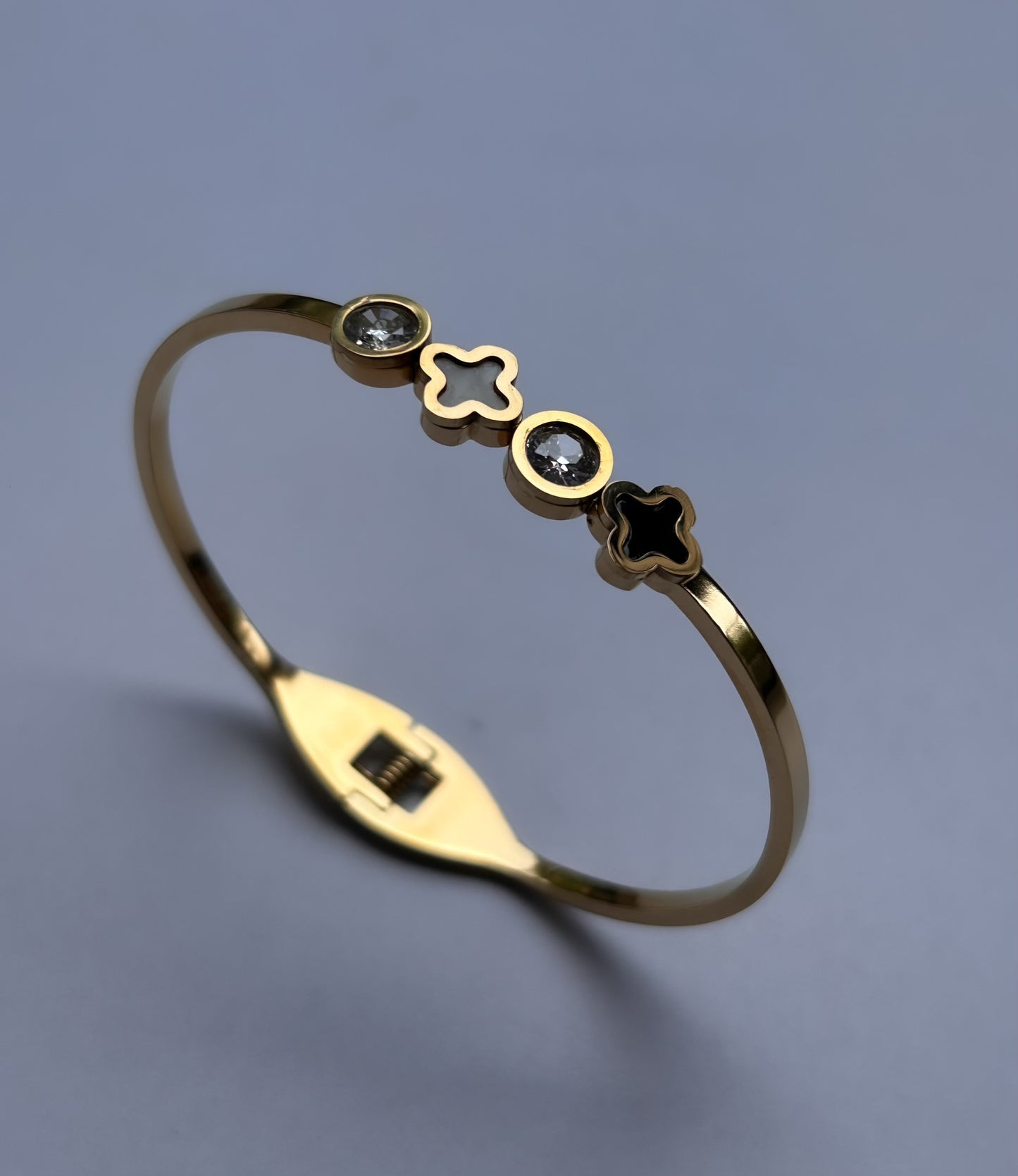 Clover Veil Bracelet