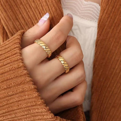 Helix Ring