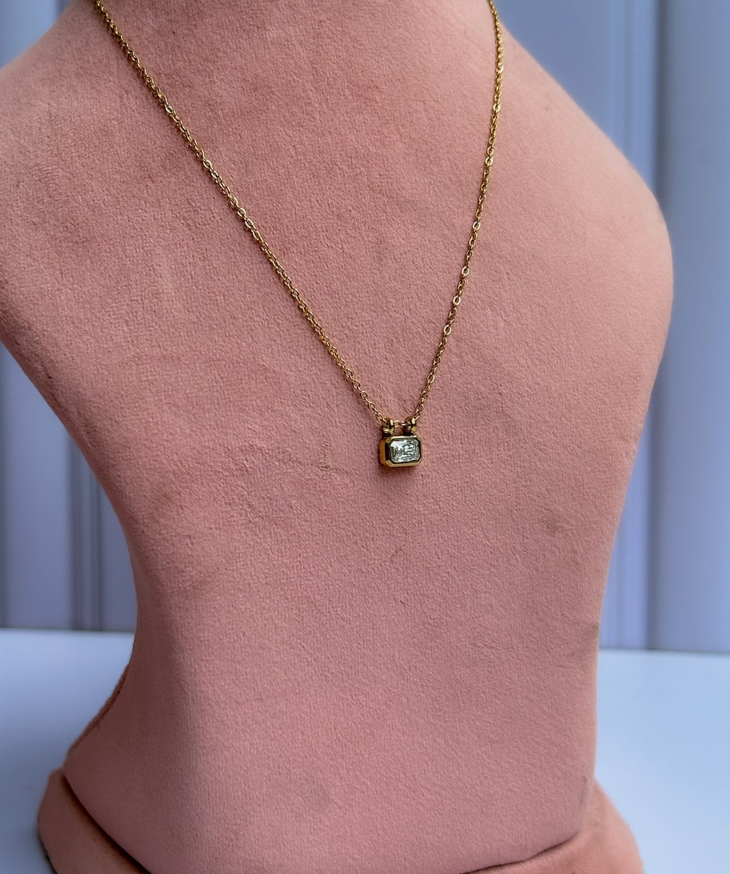 Bare Glow Necklace
