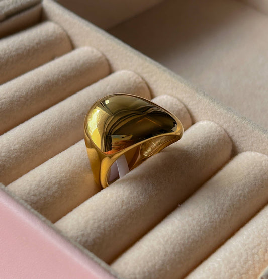 Regal Ring