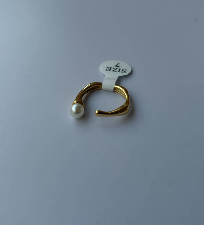 Ivory Kiss Ring