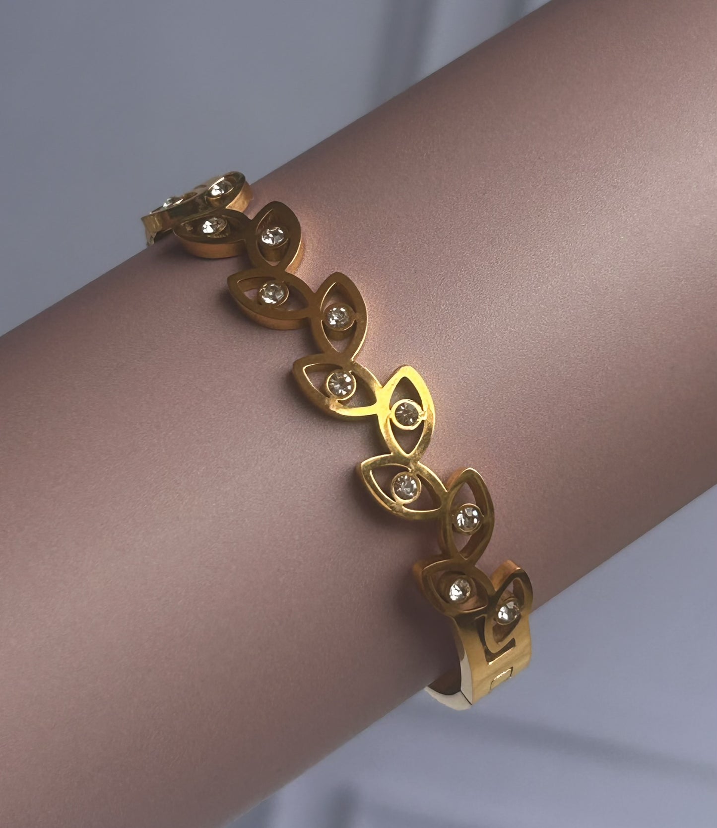 Amulet Band