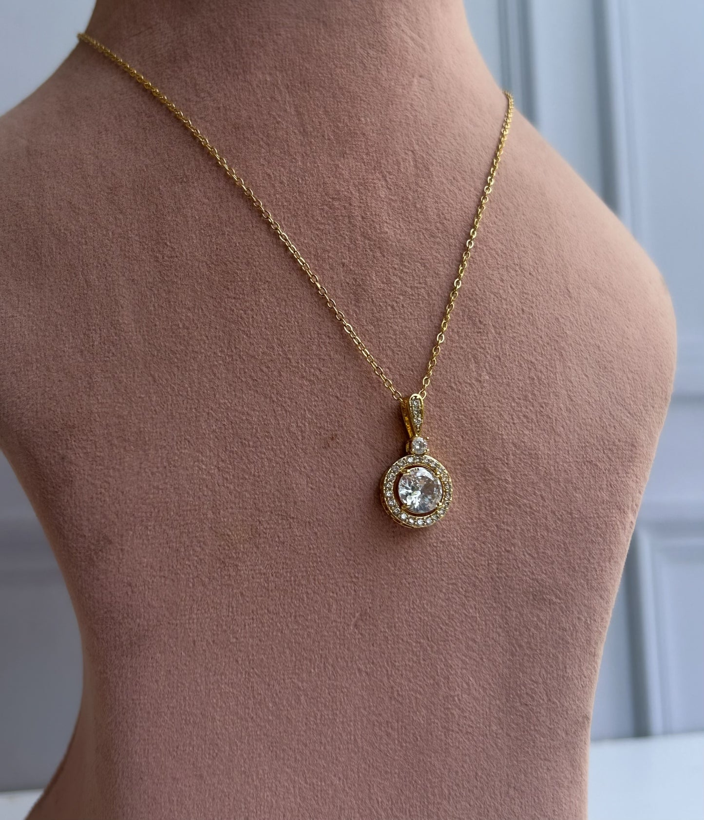 Chic Loop Necklace