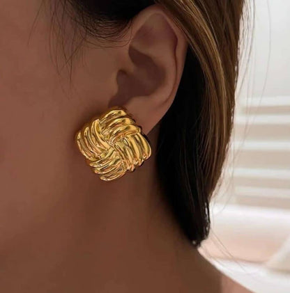 Linnet Studs
