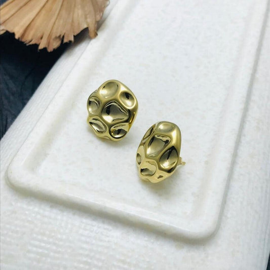 Echo Studs