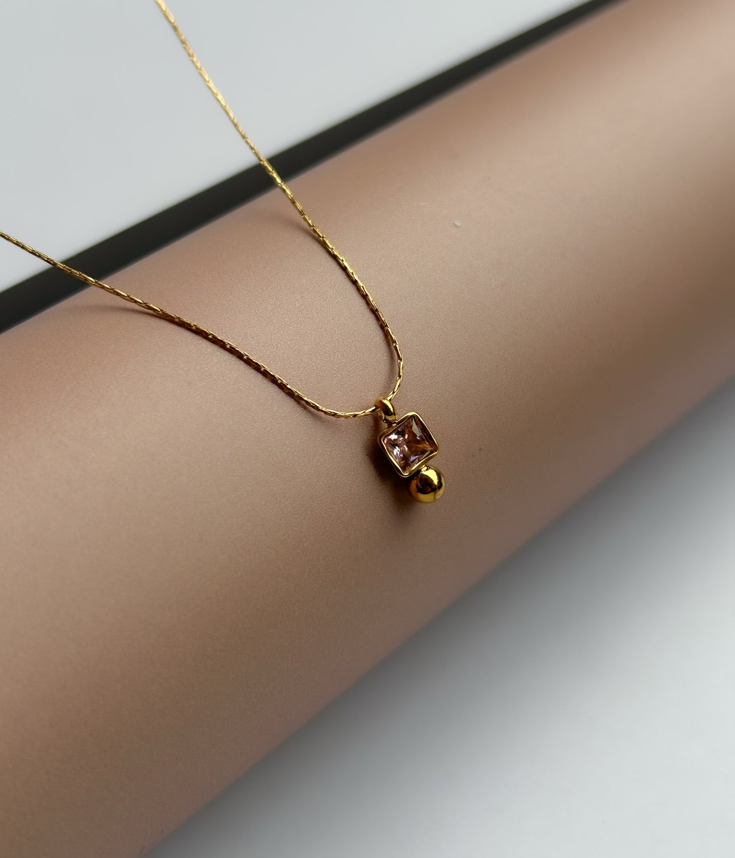 Elaria Necklace